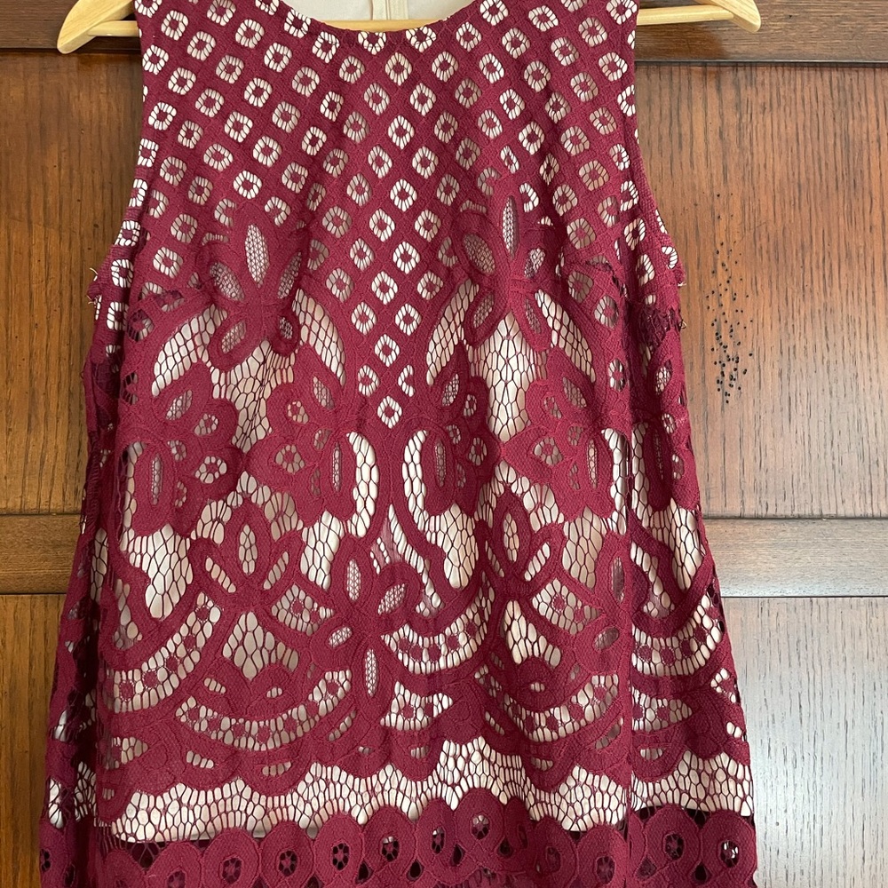 Dex sleeveless lace shirt
